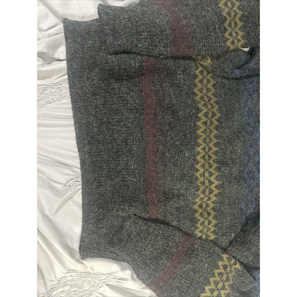 Men's Multicolor Patterned Sweater - Picture 4 of 5